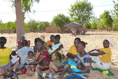 Petits groupes pendant le repas